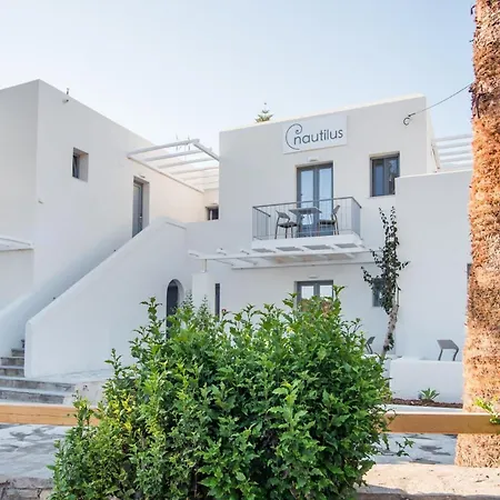 Nautilus Apartments-suites 4* Páros