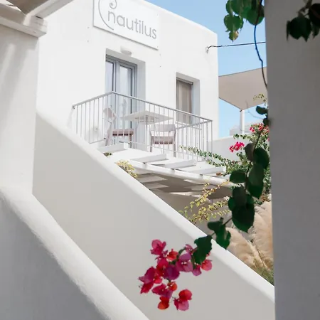 Nautilus Apartments-suites Párosz