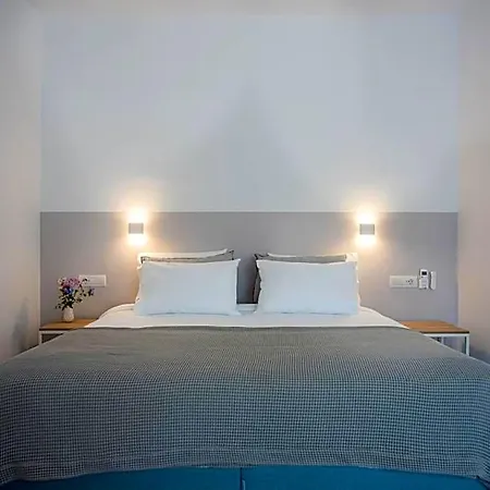 Nautilus Apartments-suites 4* Párosz