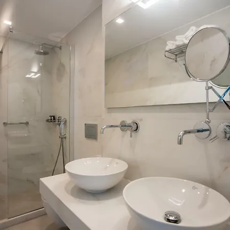 Apartmanhotel Nautilus Apartments-suites 4*